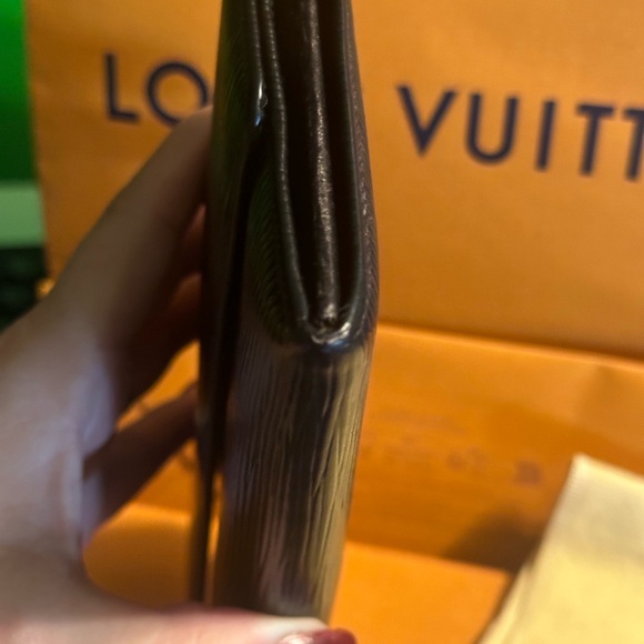Louis Vuitton Epi Leather Wallet, Full Inclusion - Picture 13 of 15
